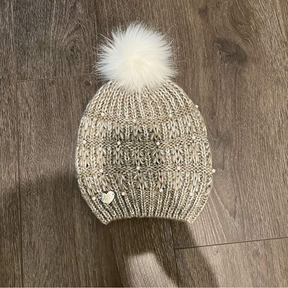 Betsy Johnson hat